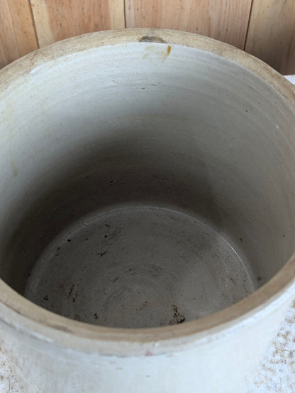 Medalta #2 Crock with Lid