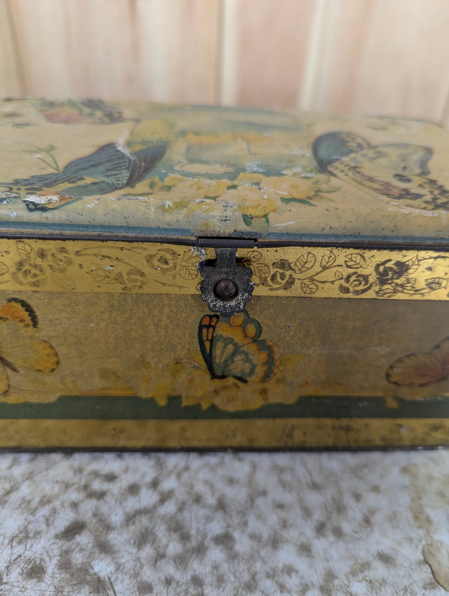 1920’s Advertising Art Style Chocolate Tin