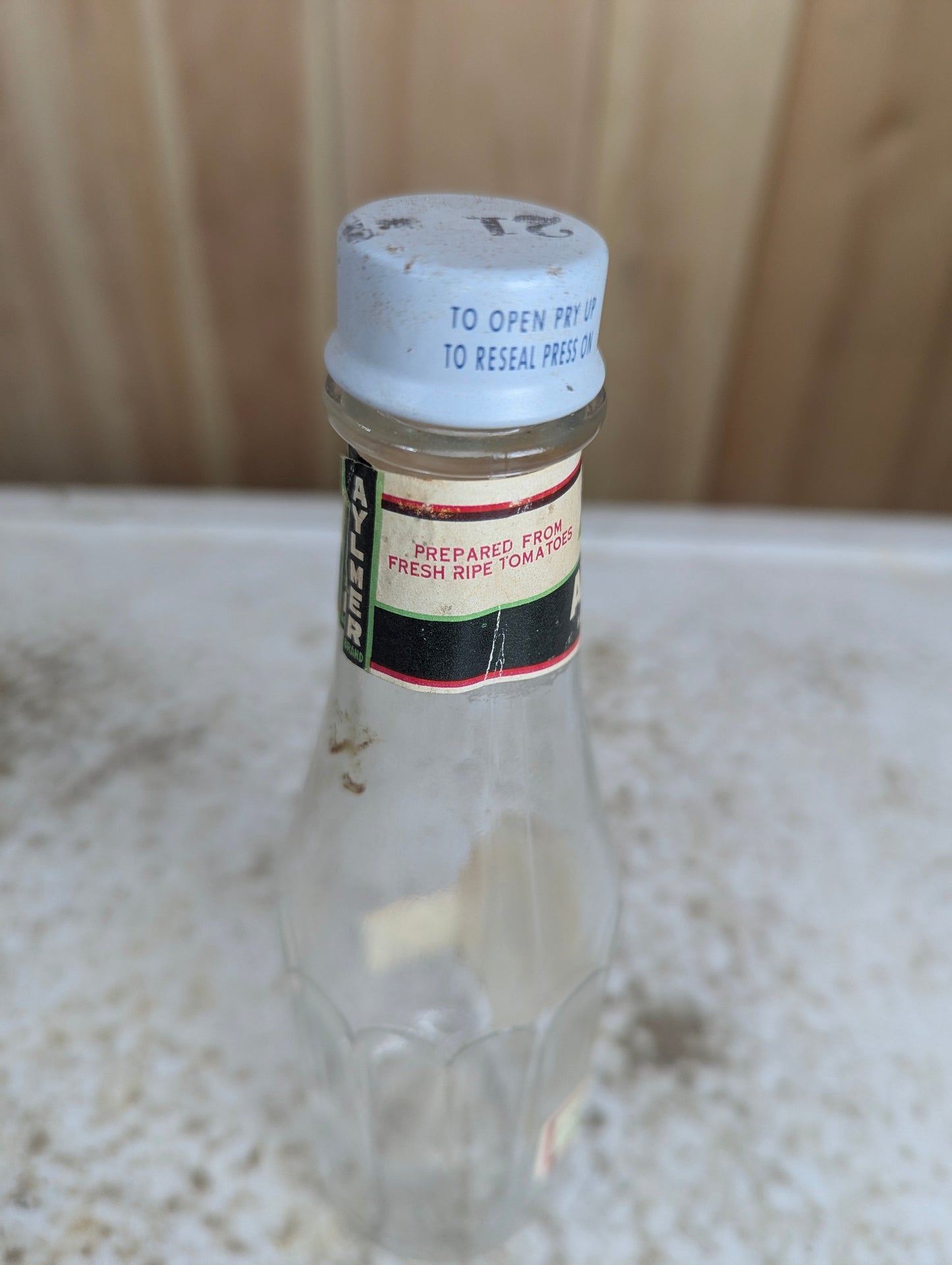Aylmer 11 Fl Oz Glass Tomato Catsup Bottle with Cap