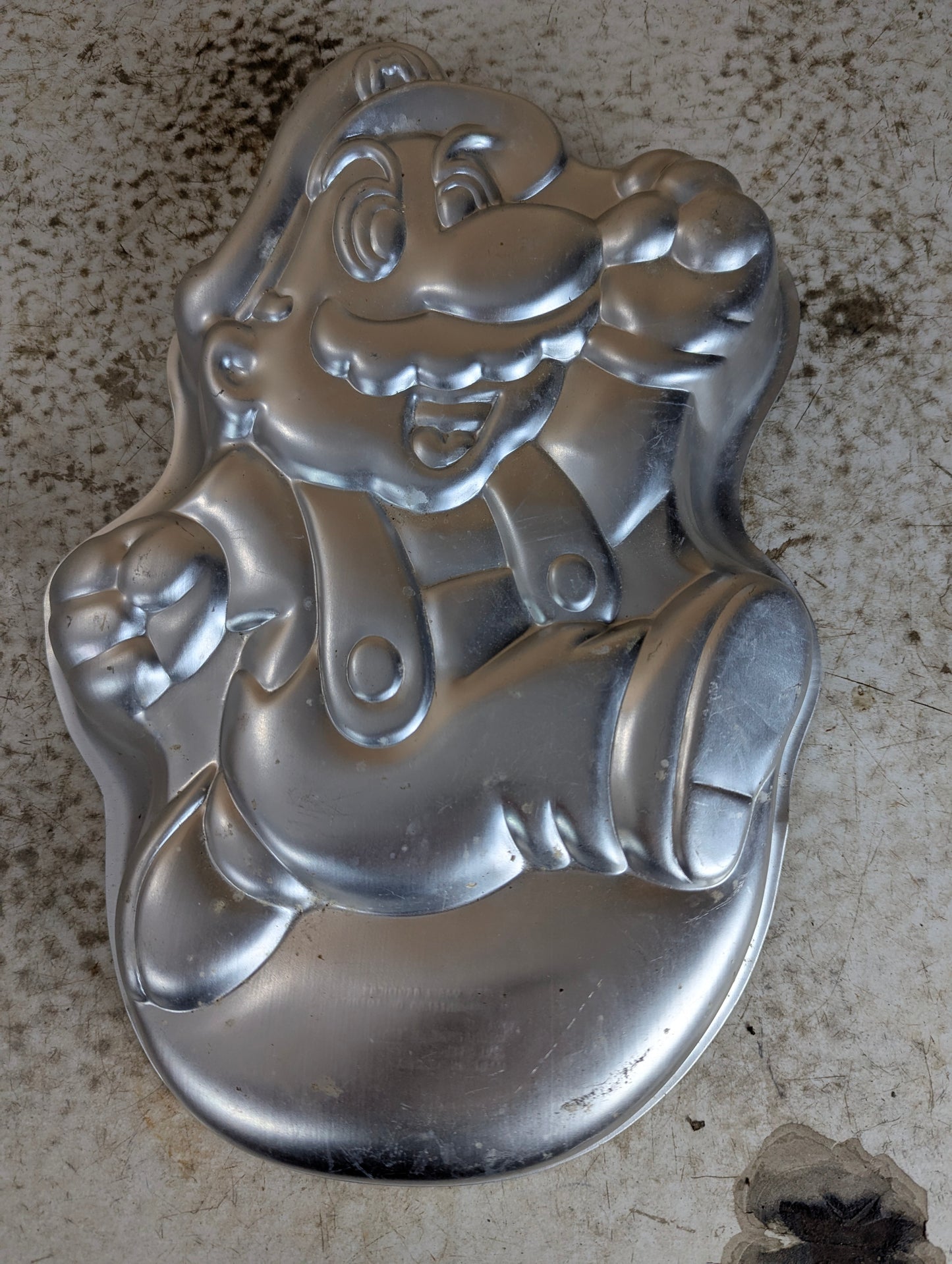 Retro 1989 Wilton Super Mario Aluminum Cake Pan