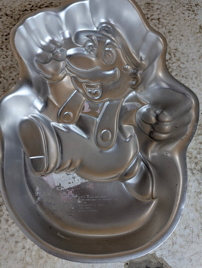 Retro 1989 Wilton Super Mario Aluminum Cake Pan