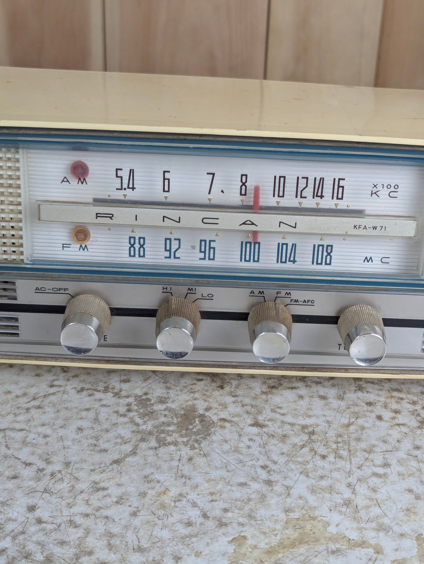 1960’s Vintage Rincan Model KFA-W71 AM FM Radio