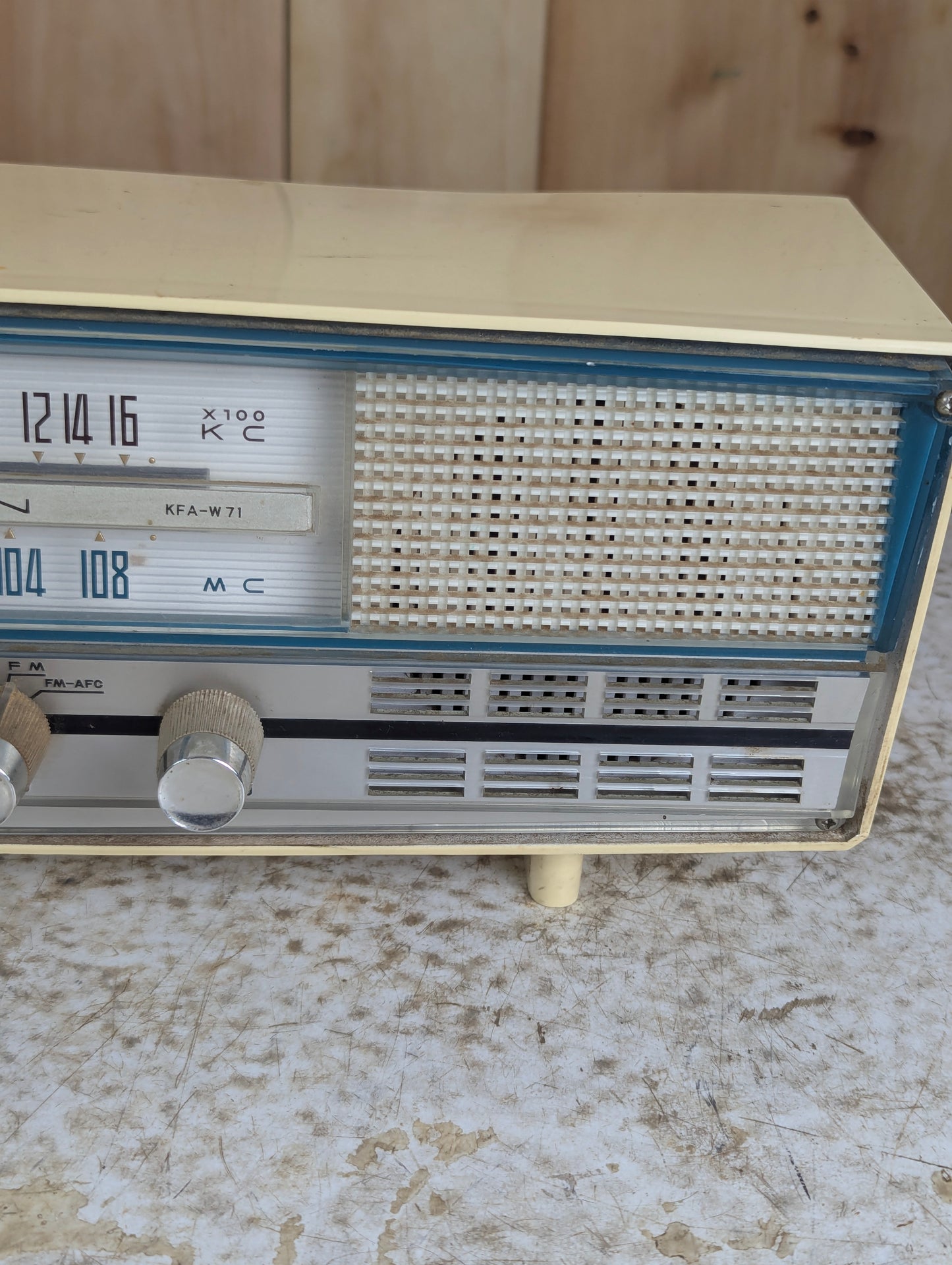 1960’s Vintage Rincan Model KFA-W71 AM FM Radio