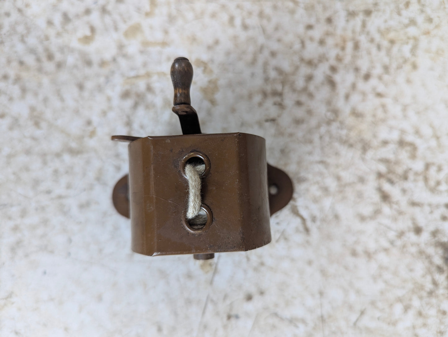 Vintage Rope Clothesline Reel