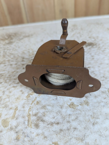 Vintage Rope Clothesline Reel