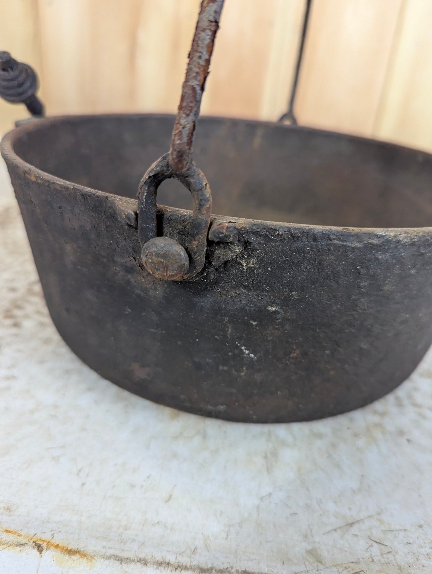 Vintage 10” Cast Iron Pot