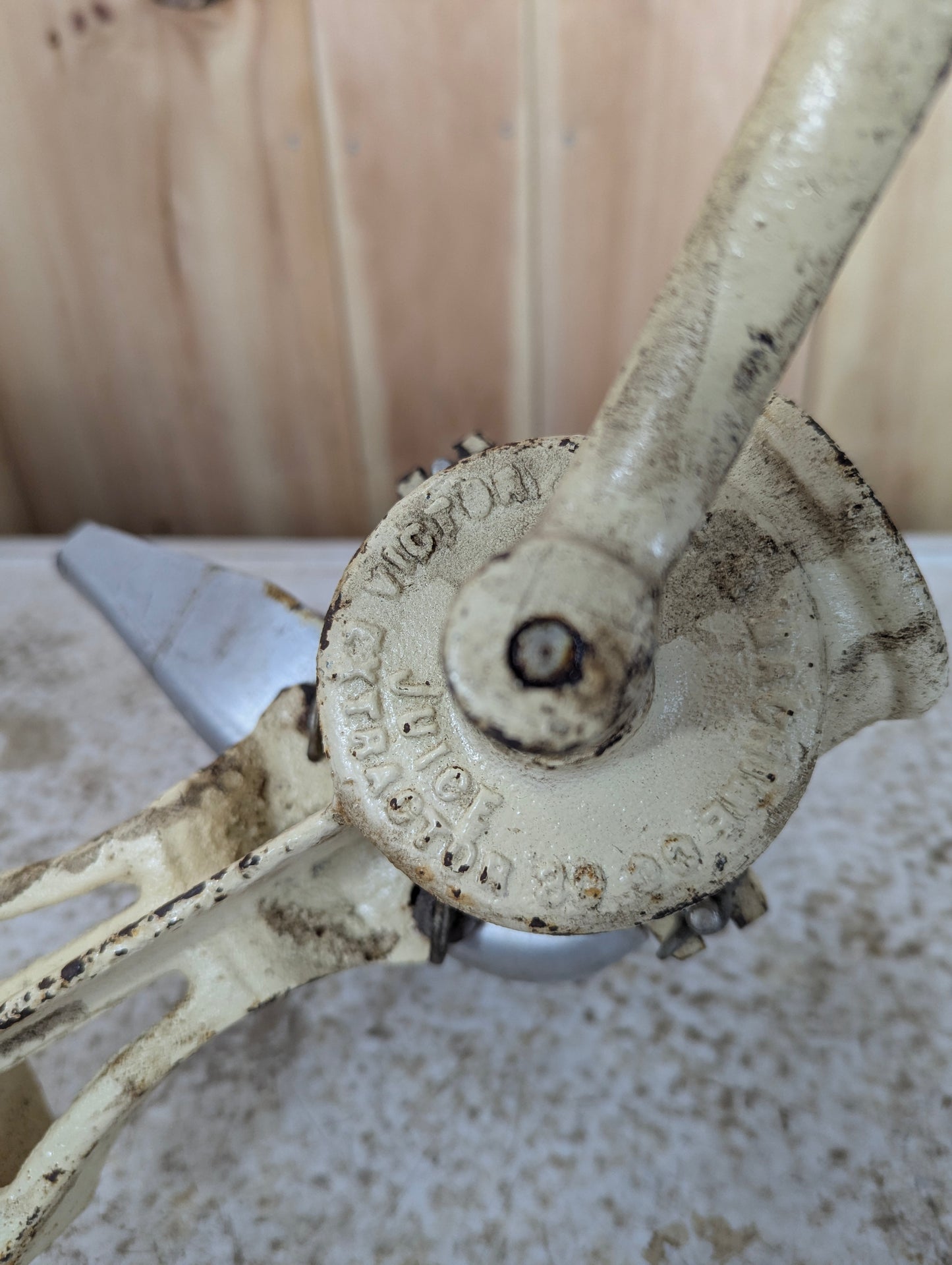 Vintage Cast Iron Victory Tool & Machine Co. Juice Extractor