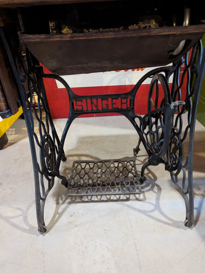 Vintage Singer Sewing Machine with Tiger Oak Top