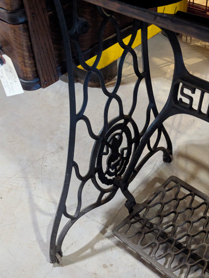 Vintage Singer Sewing Machine with Tiger Oak Top