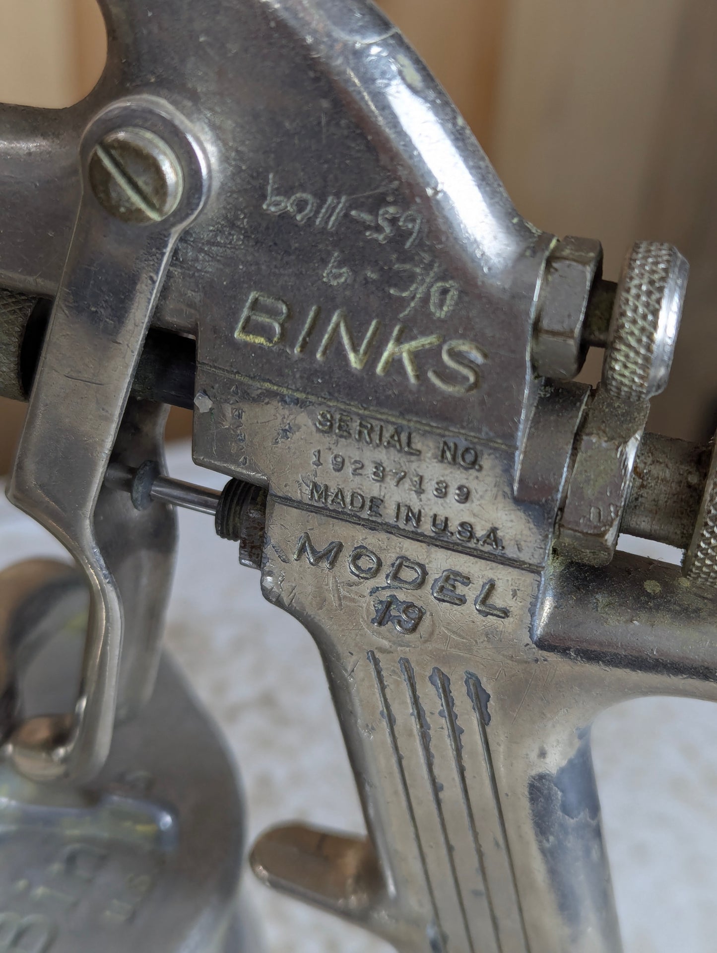 Vintage Binks Model 19 Paint Spray Gun with Extra Can