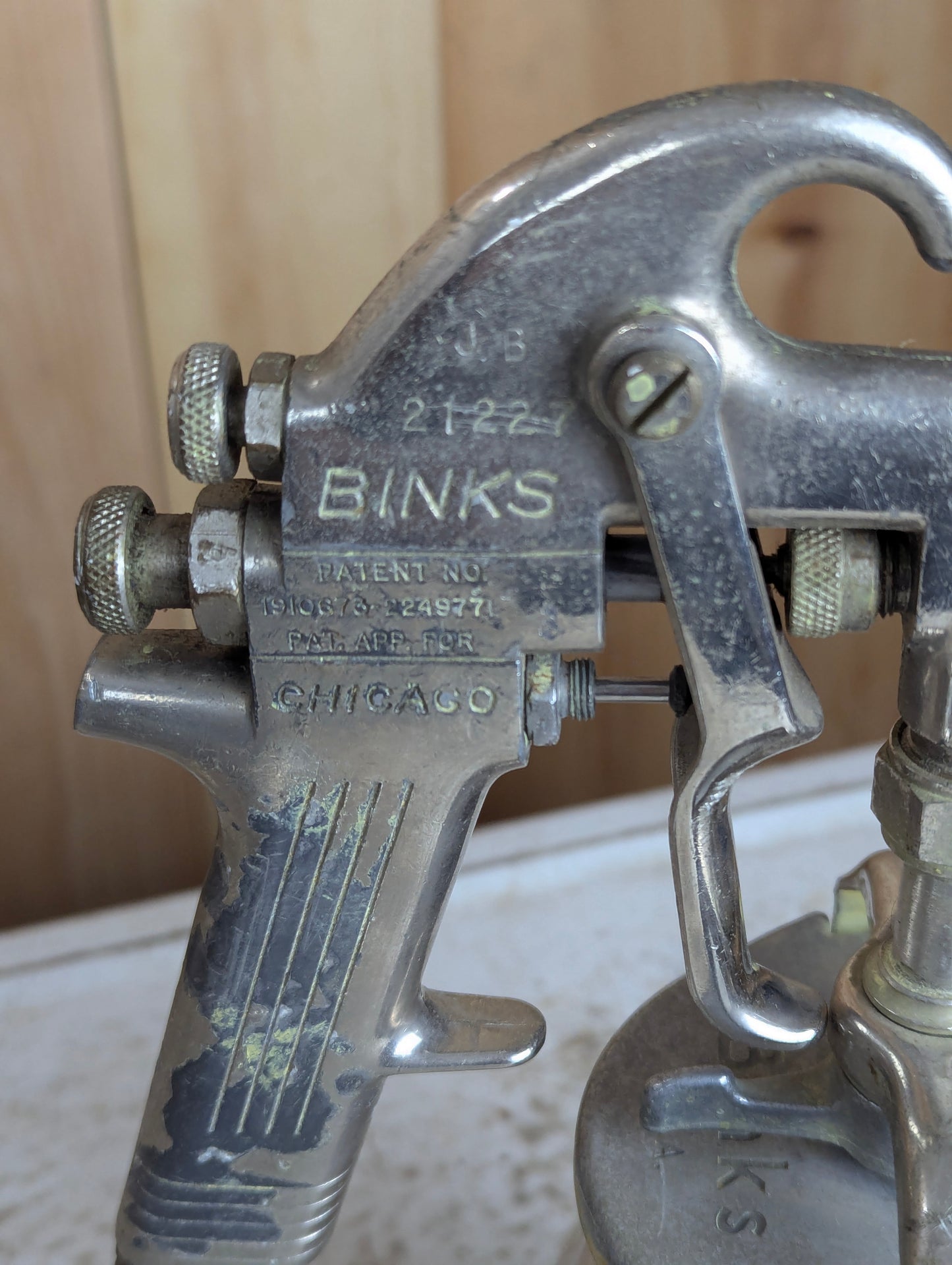 Vintage Binks Model 19 Paint Spray Gun with Extra Can