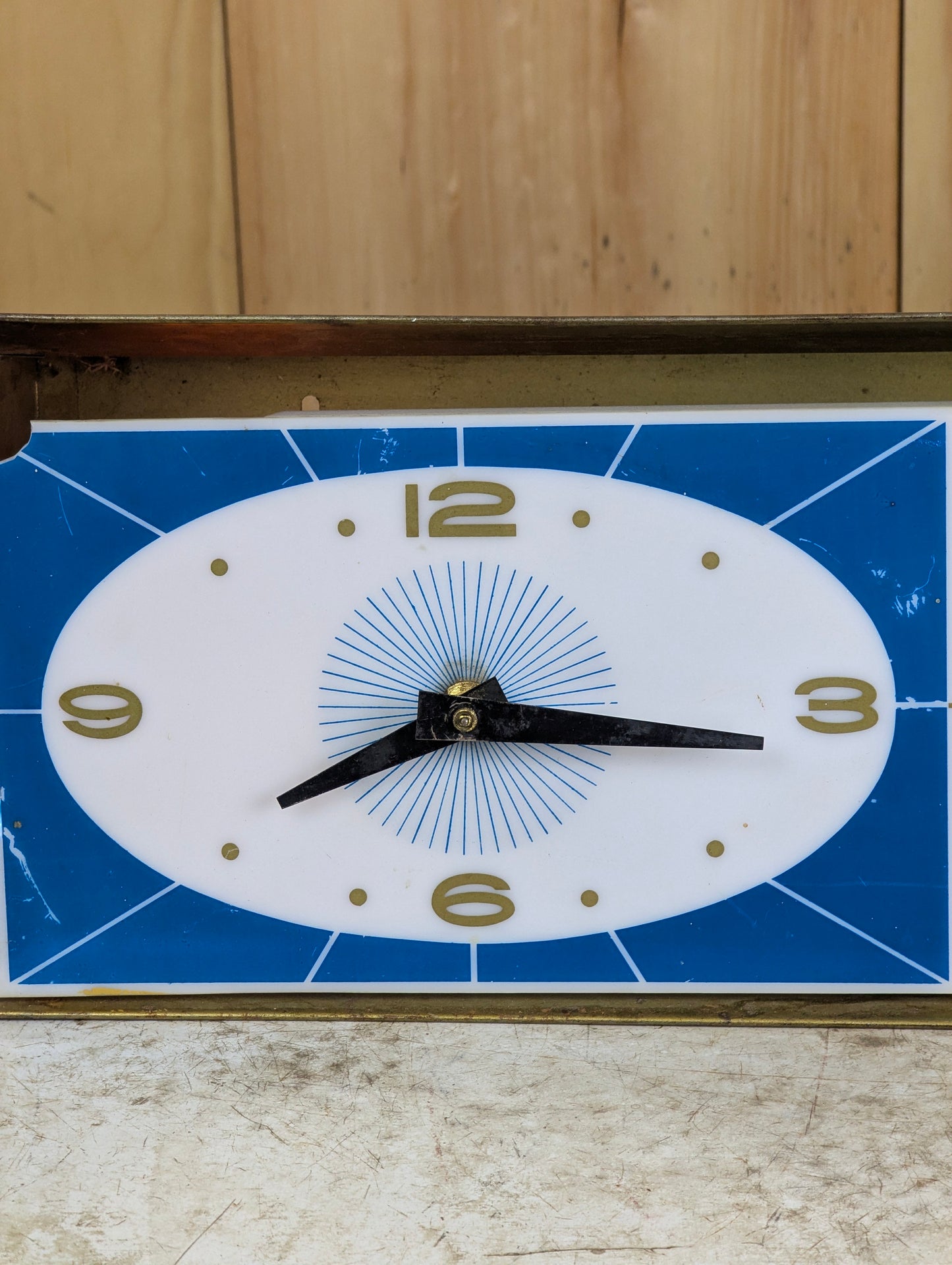 Vintage Donlands Credit Jewellers Hamilton Fine Watches Light Up Sign with Built In Clock