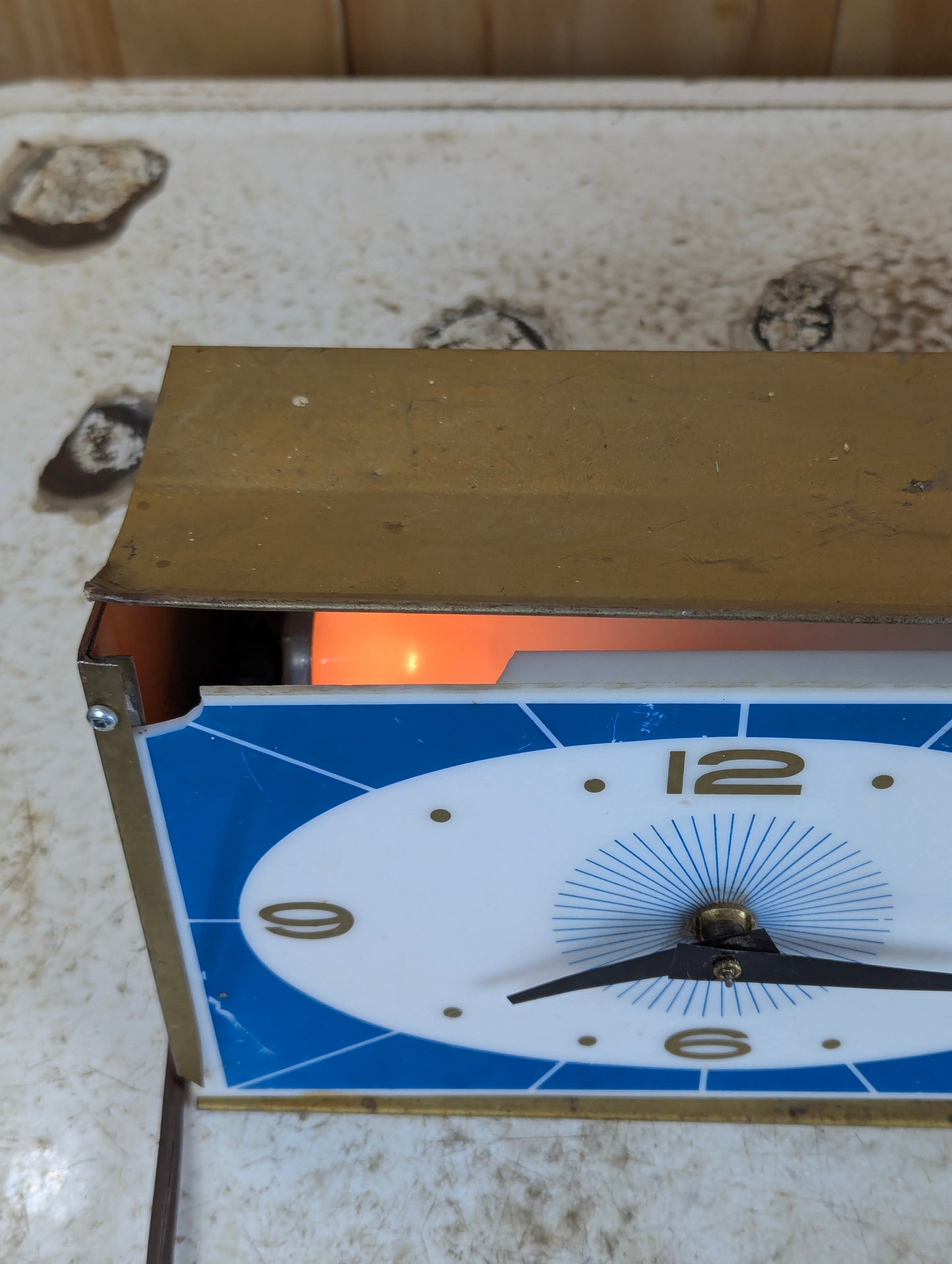 Vintage Donlands Credit Jewellers Hamilton Fine Watches Light Up Sign with Built In Clock