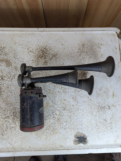 Vintage Sparton Chime-Bugle Triple Horn