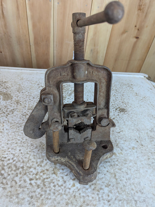 Vintage Rae Pipe Vise