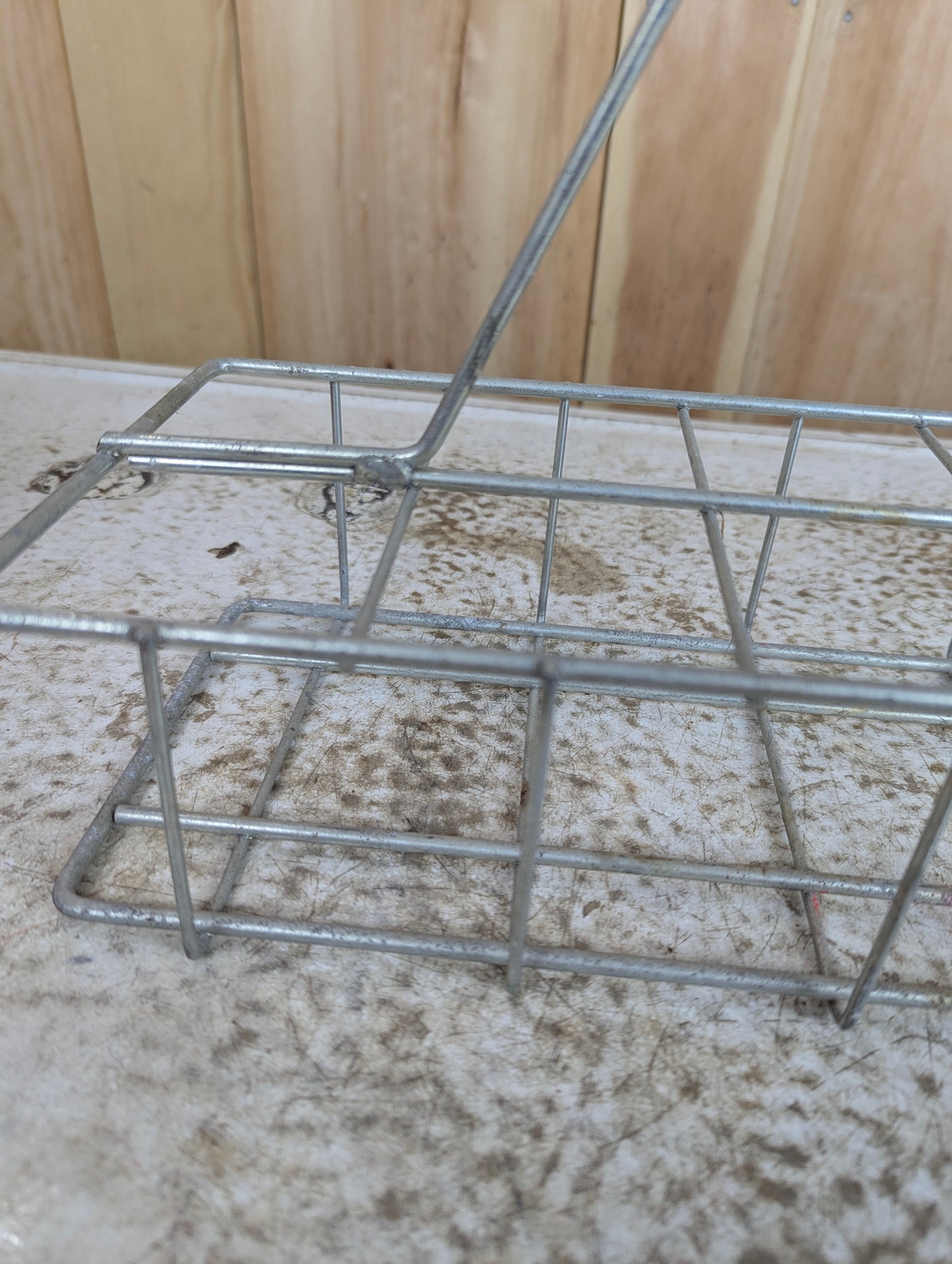 Vintage Wire 12-Soda Bottle Holder