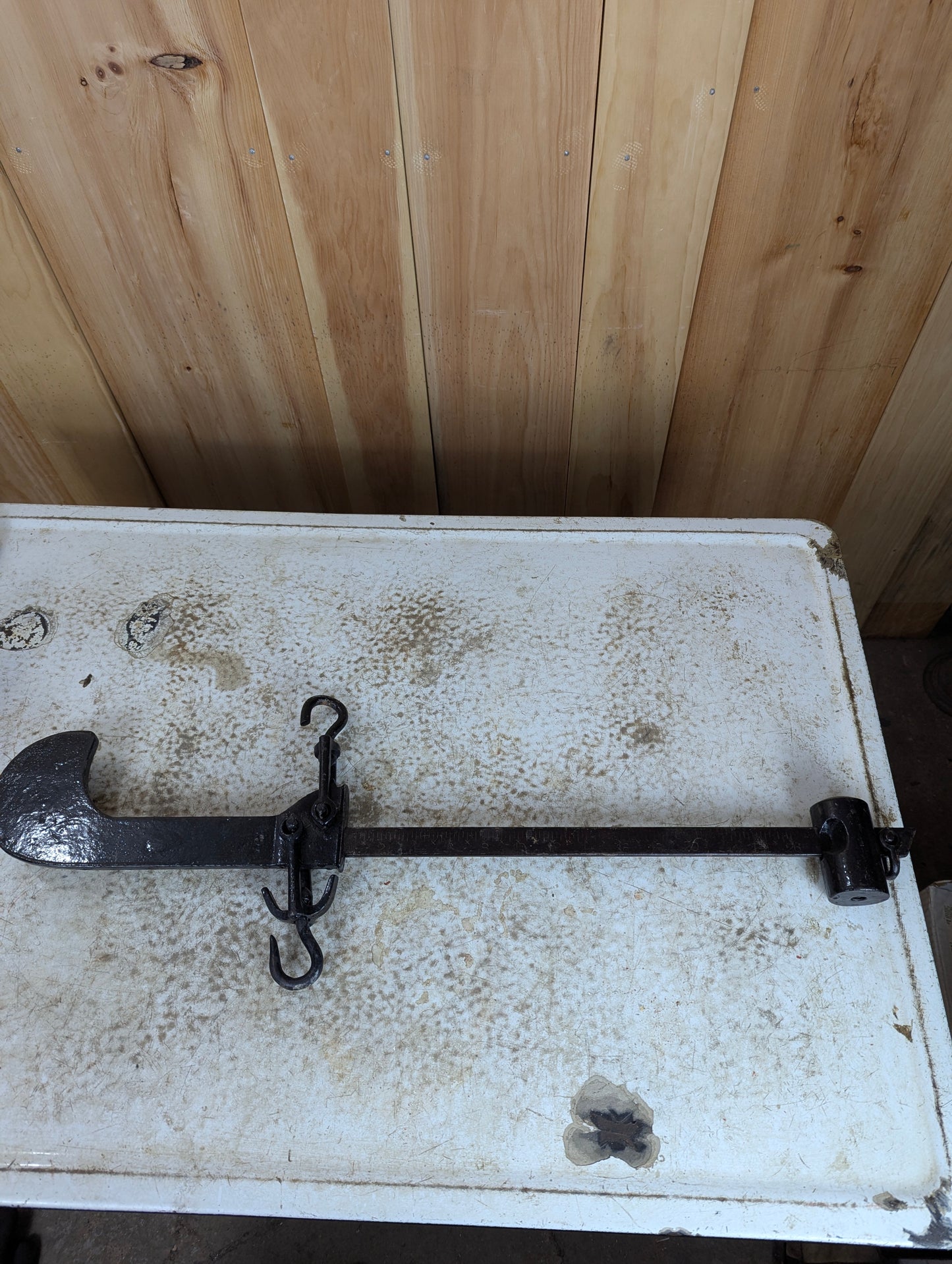 Vintage 100 lb Hanging Balance Beam Scale