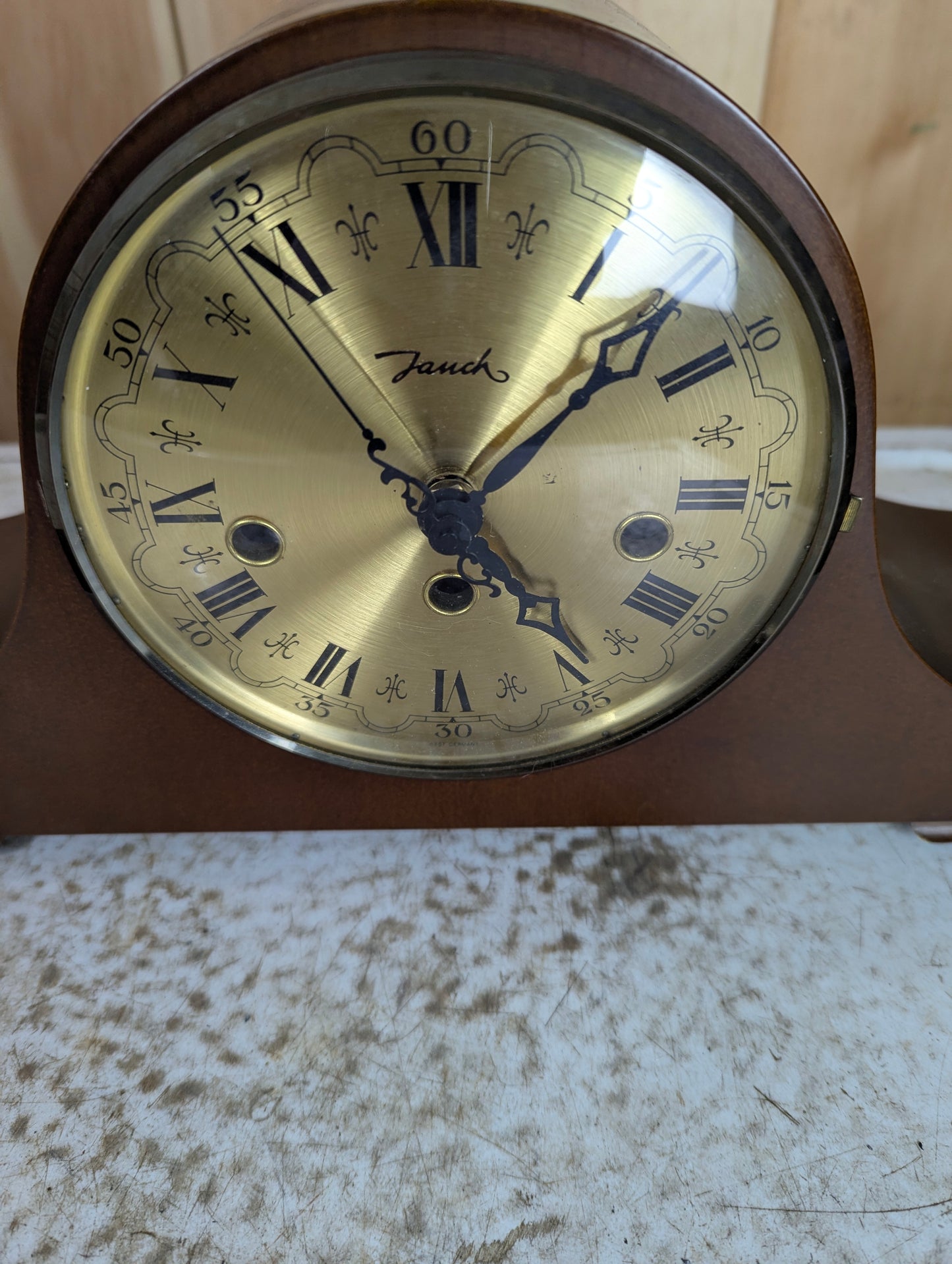 Jauch Battery Operated Mantle Clock