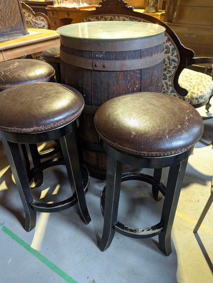 Wooden Barrel Table with 4 Stools