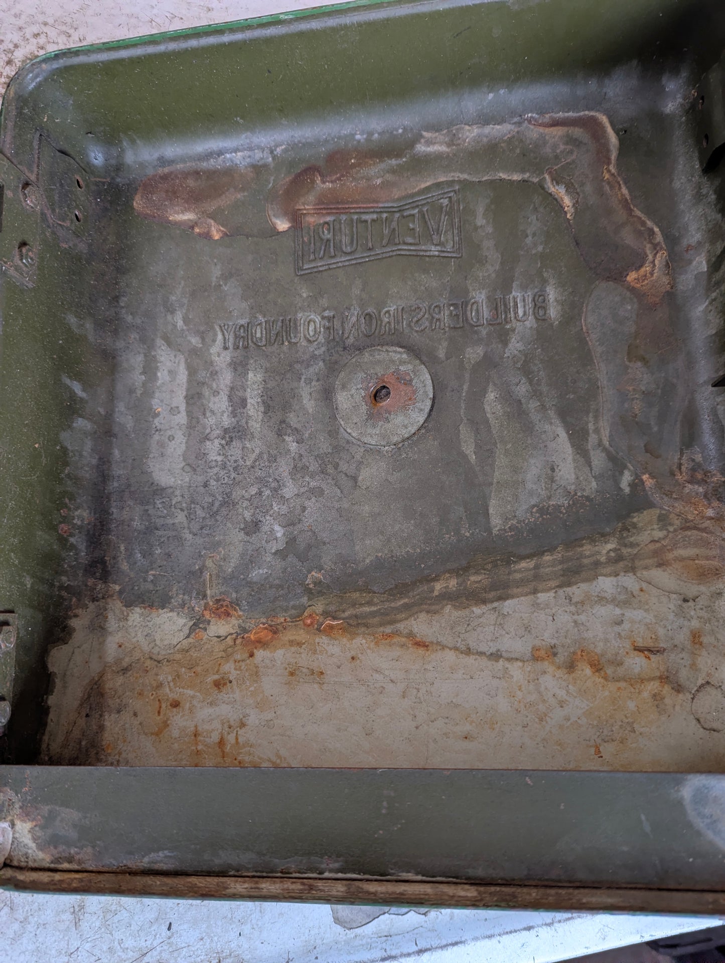 Vintage Venturi Builder’s Iron Foundry Wall Mounted Tool Box