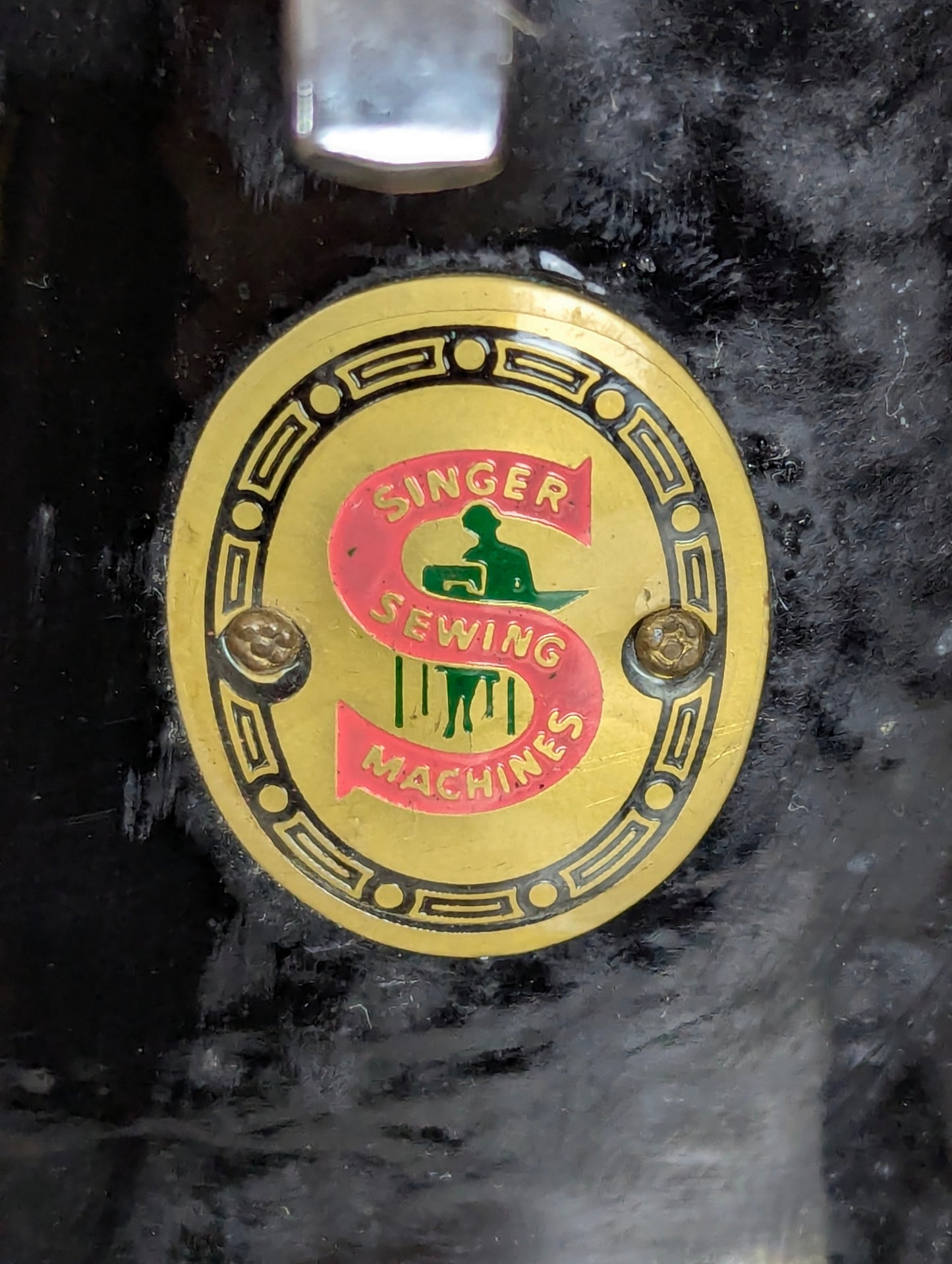 Singer NL-K Table Top Sewing Machine with Wooden Cover