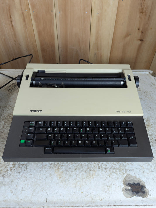 Brother Pro-Riter XLII Electric Typewriter