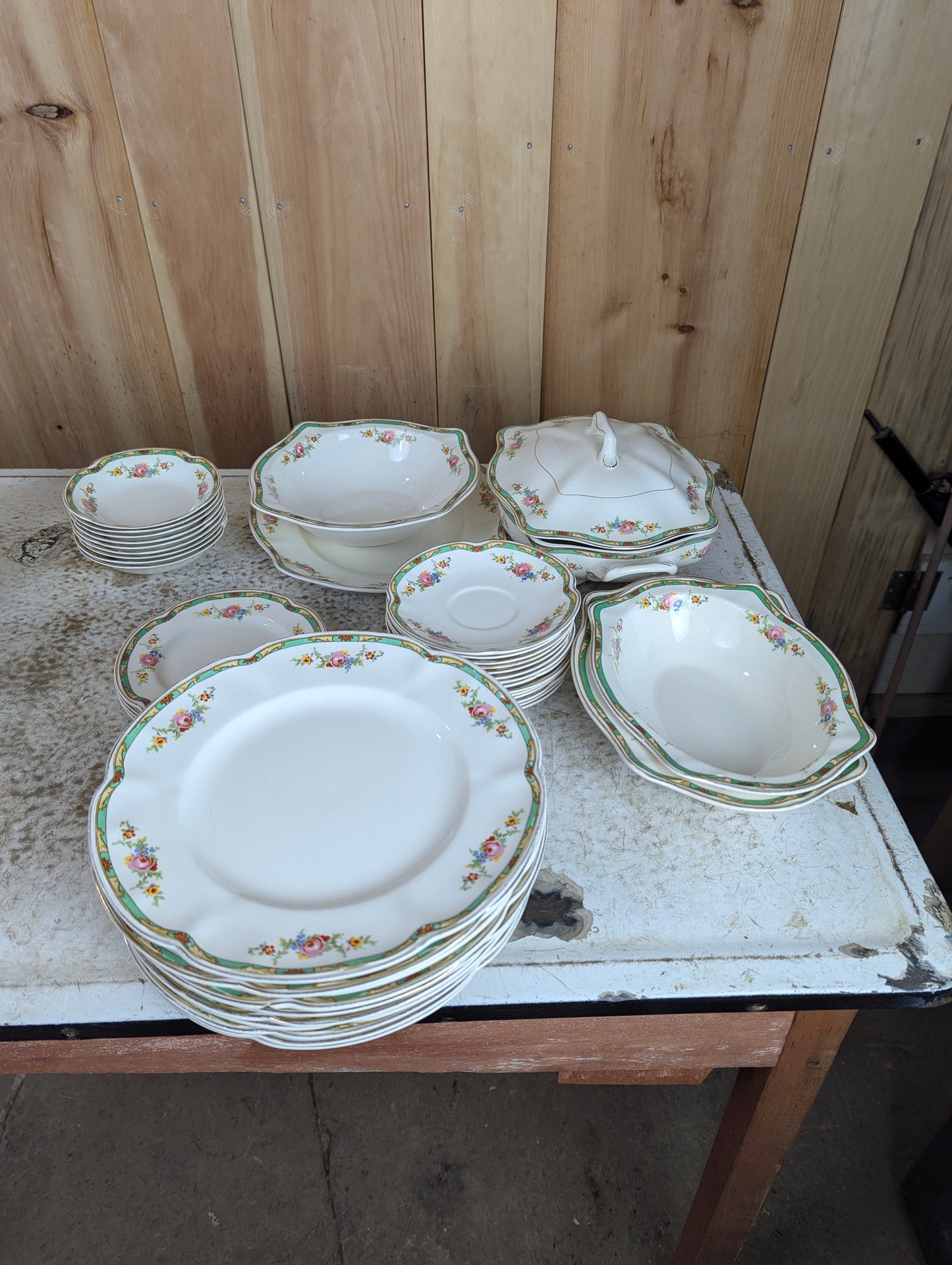1930's Johnson Bros Pareek England Dinnerware Set