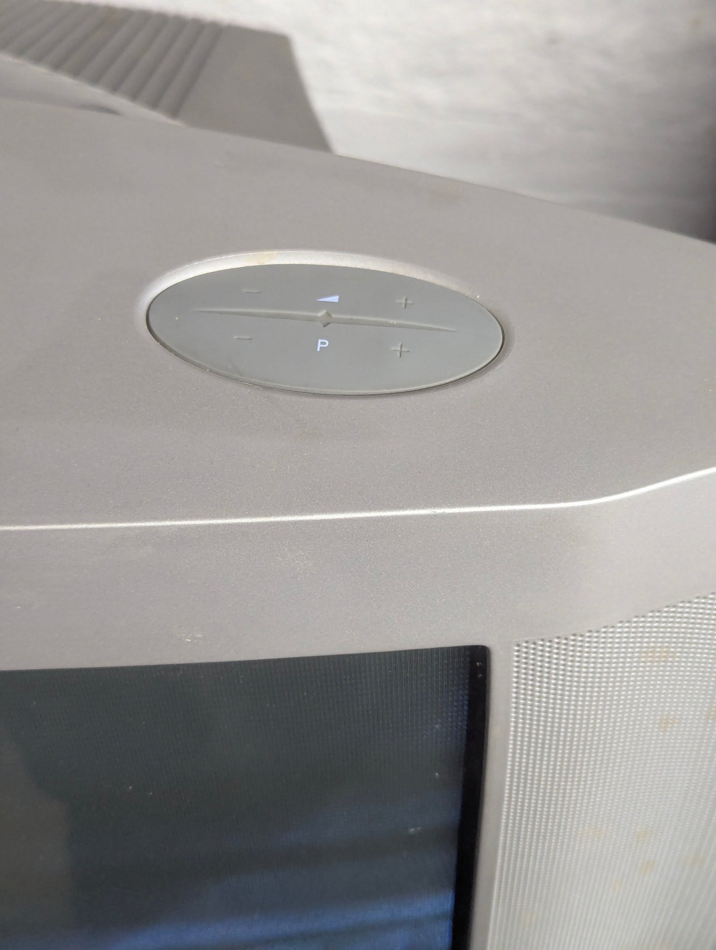 Phillips Model 32PS55-S321  CRT 32” TV with Remote