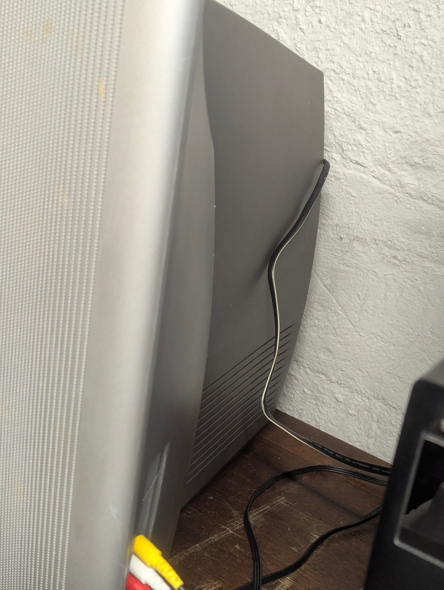 Phillips Model 32PS55-S321  CRT 32” TV with Remote