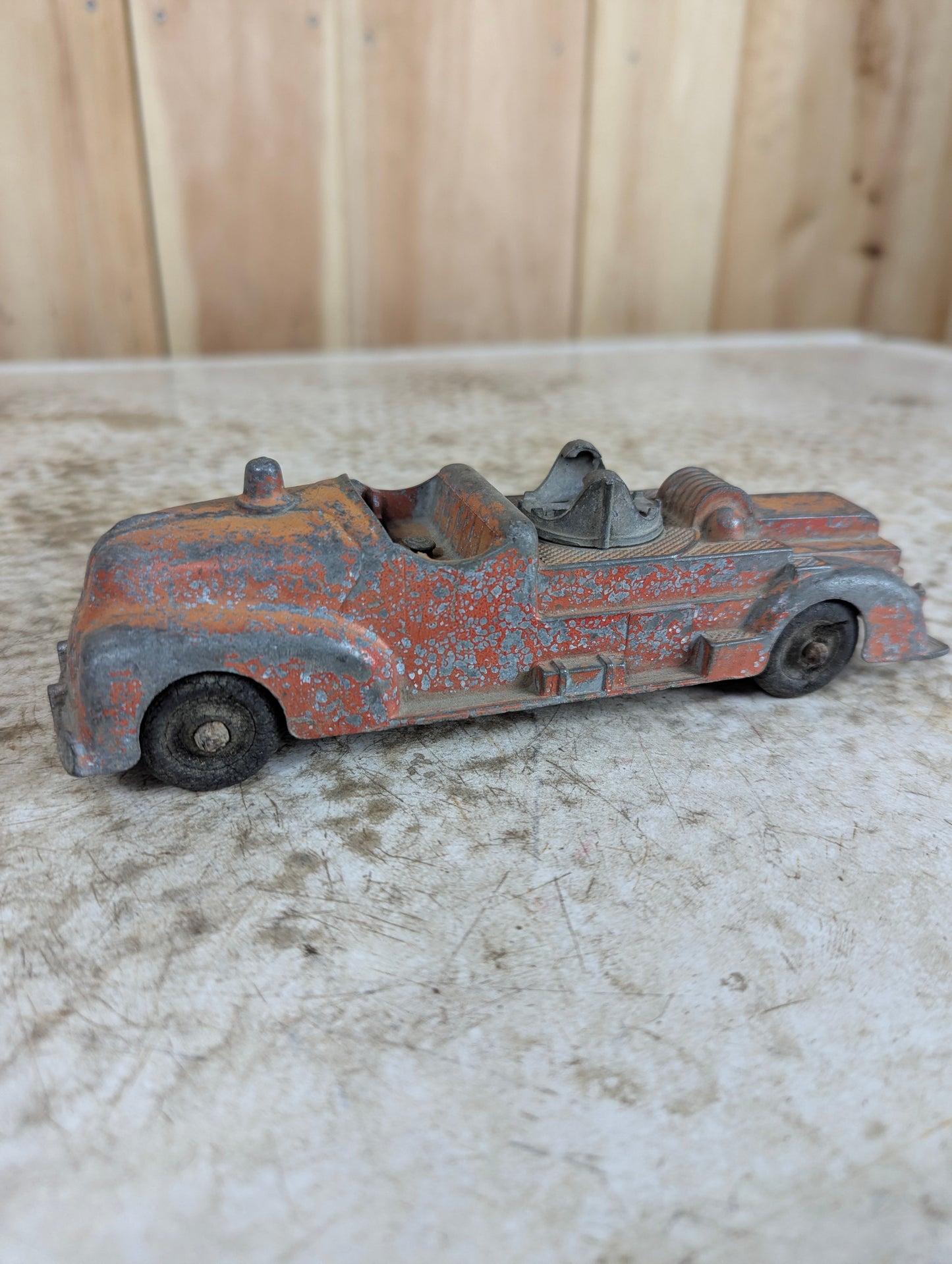 Hubley Kiddie Toy #463 Metal Fire Truck