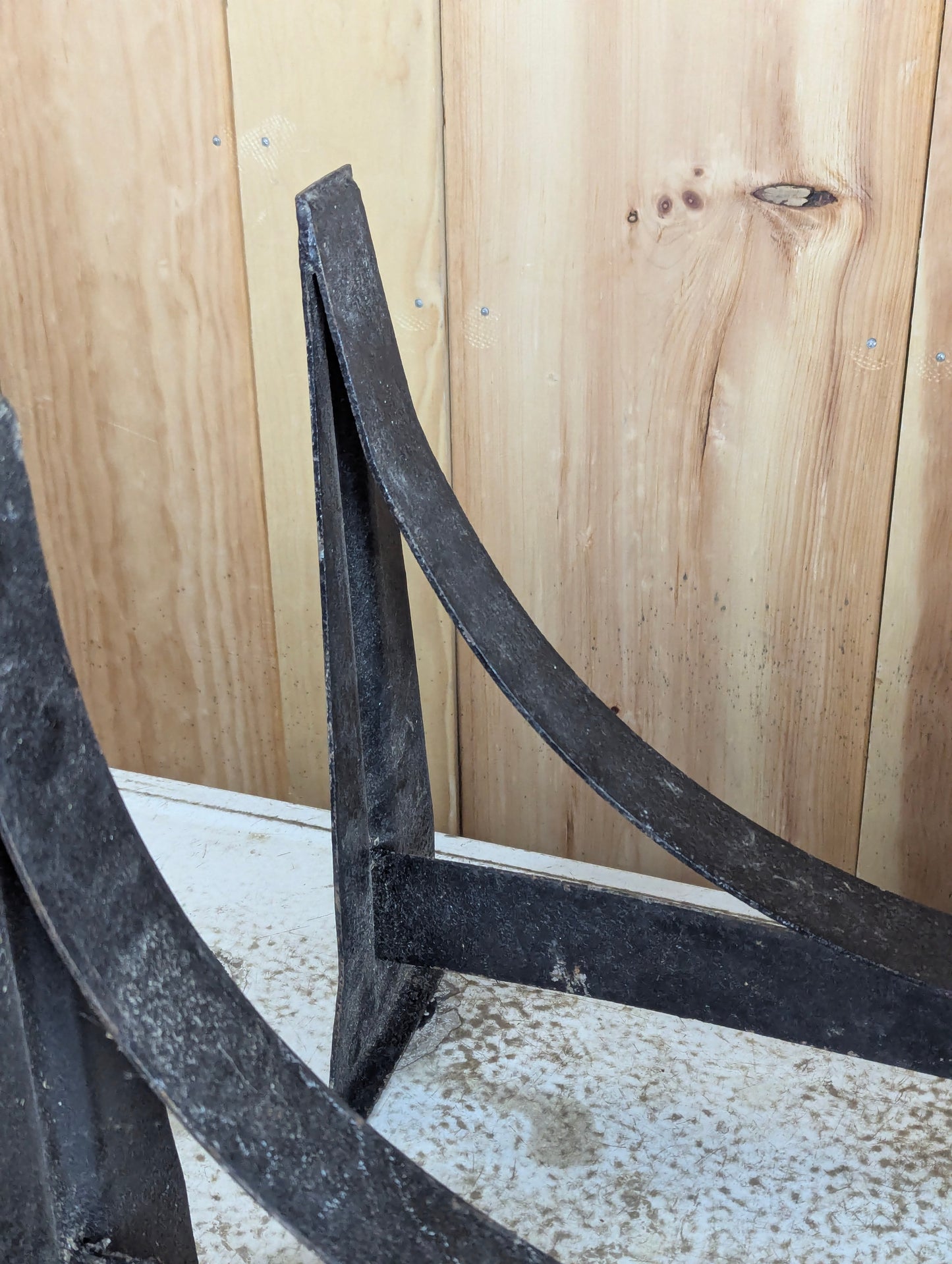 2-piece Metal Barrel Stand