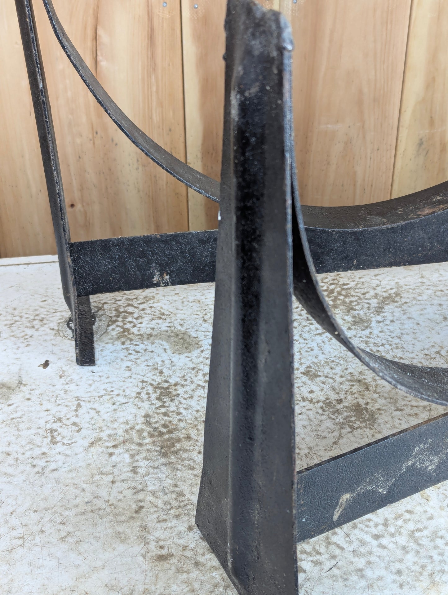 2-piece Metal Barrel Stand