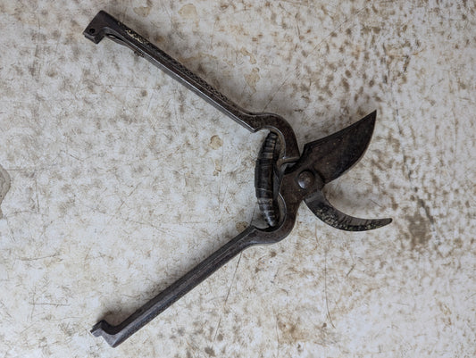 Vintage Gardening Bypass Pruning Shears