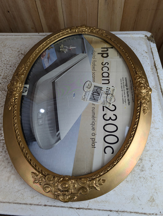 Antique Wood 17" x 23" Oval Bubble Glass Picture Frame