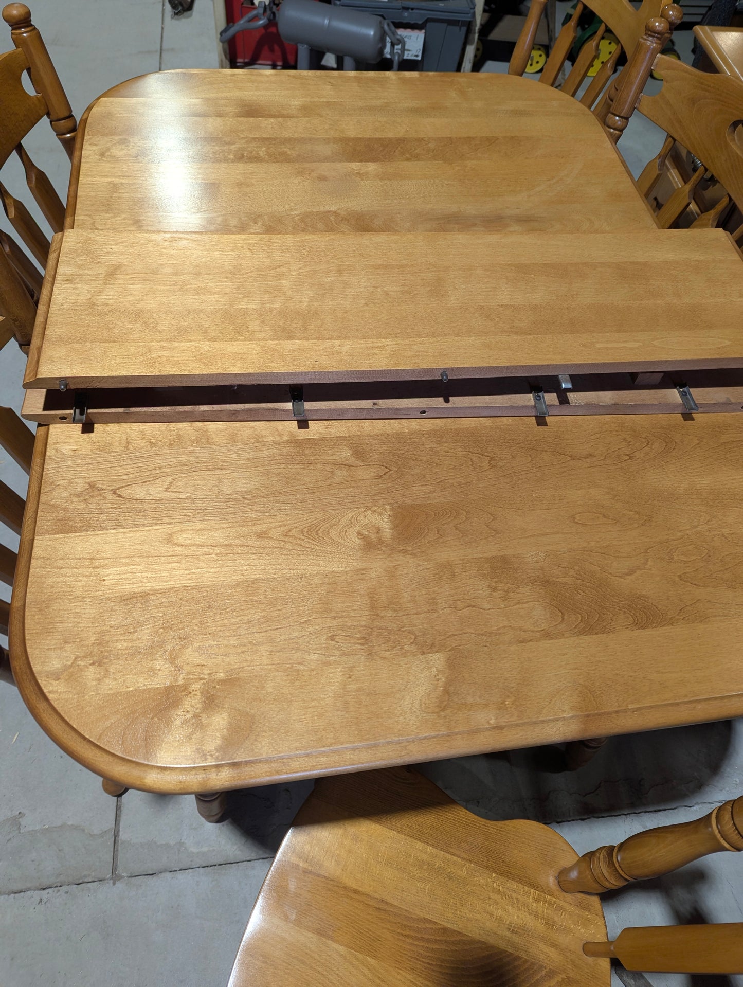 Solid Maple Buffet & Hutch with Table & 6 Chairs Set