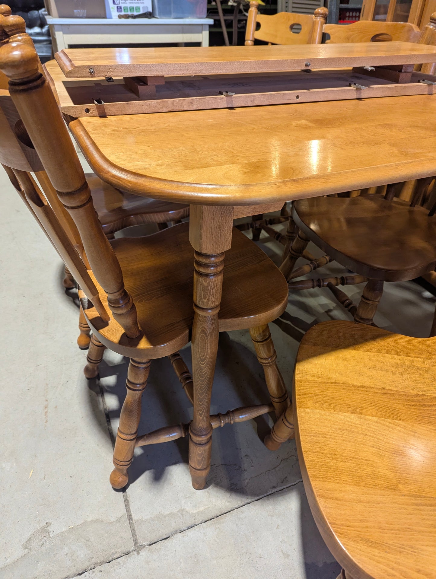 Solid Maple Buffet & Hutch with Table & 6 Chairs Set