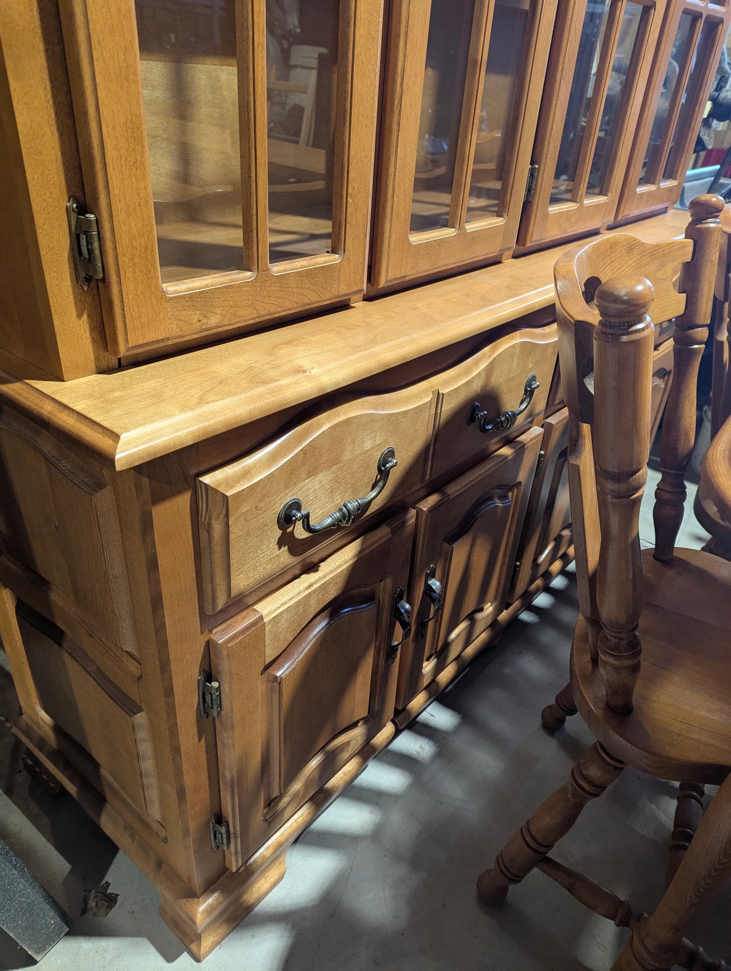 Solid Maple Buffet & Hutch with Table & 6 Chairs Set