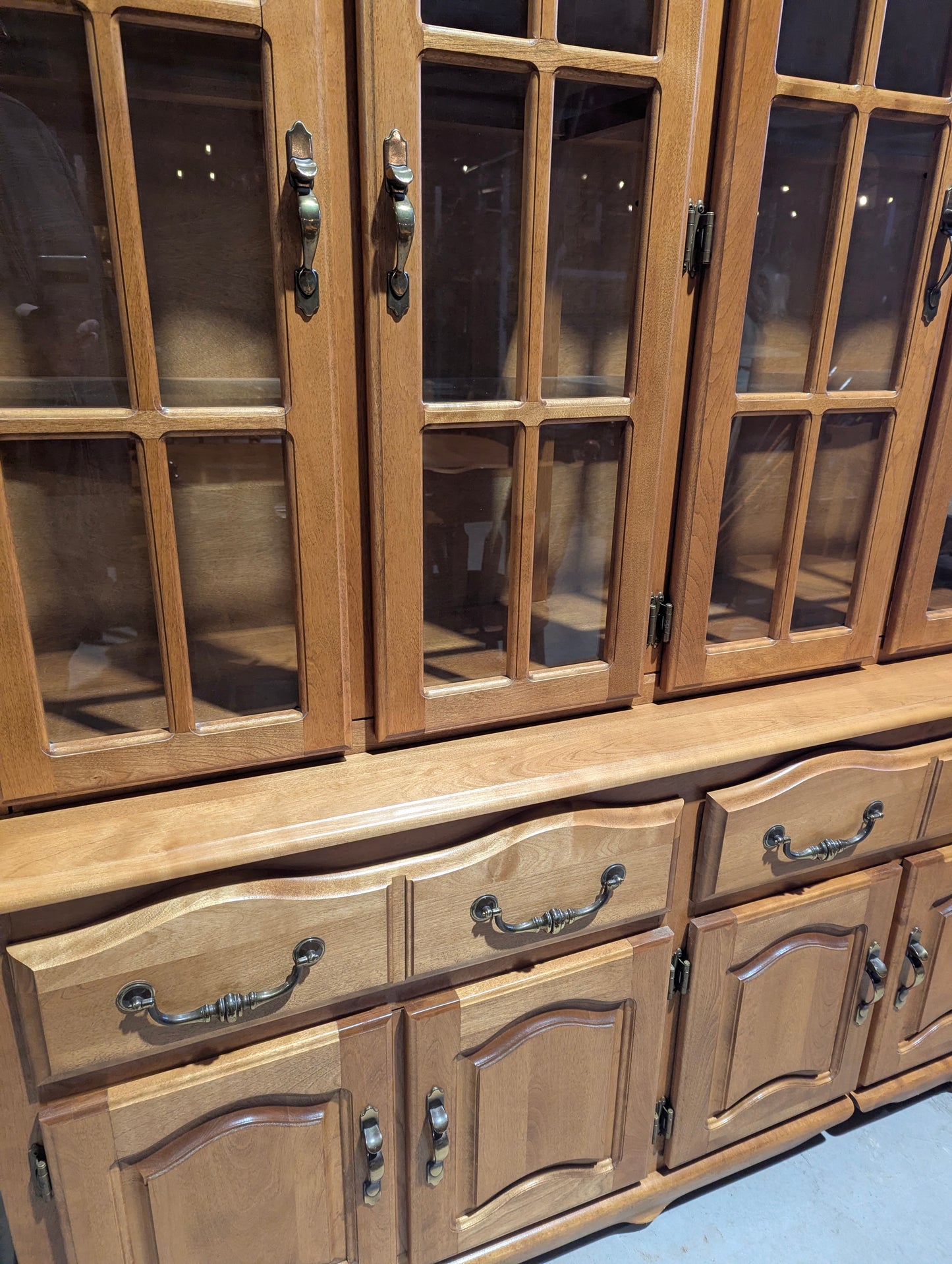 Solid Maple Buffet & Hutch with Table & 6 Chairs Set