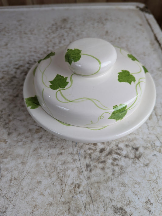 Round Ivy Pattern Ceramic Covered Butter Dish