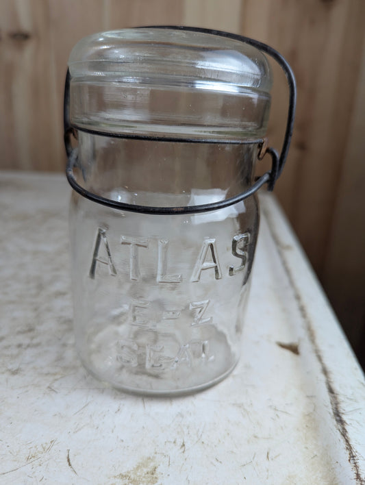 Vintage Atlas E-Z Seal Glass Pint Mason Jar With Glass Lid