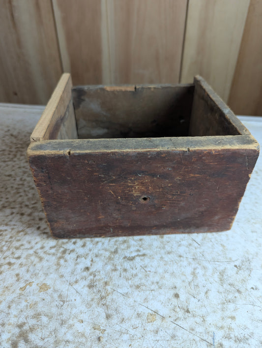 Primitive 7.5X7.5X4.5 Wood Drawer Box