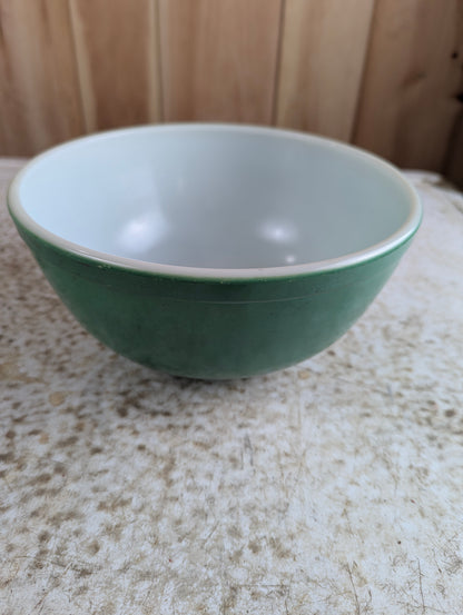 Vintage Pyrex Primary Green #403 2.5 Quart Mixing Bowl