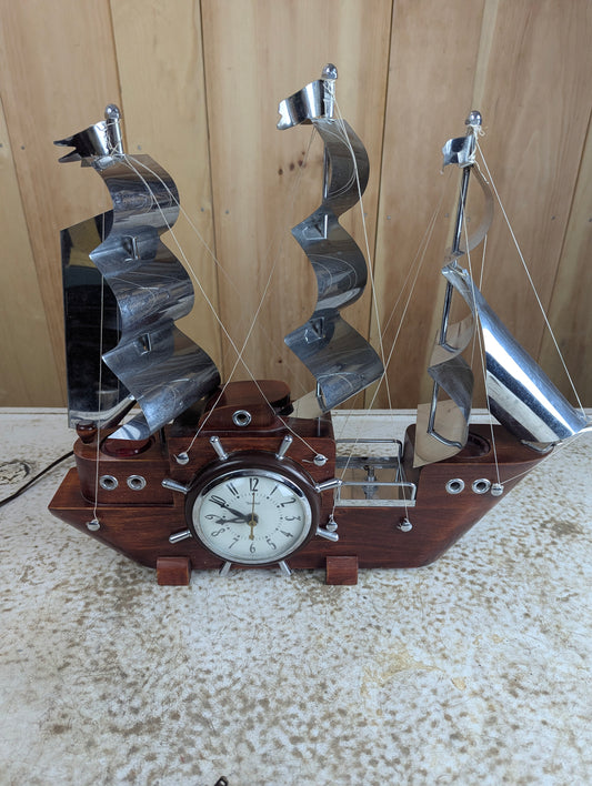 United Model 811 Mid Century Electric Sailing Ship Clock Lamp