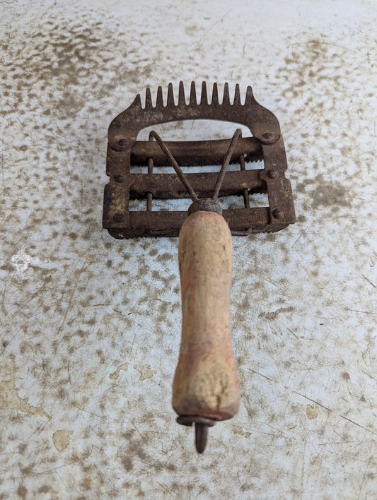 Vintage Horse Grooming Curry Comb