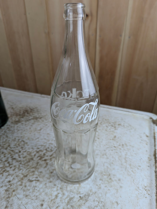 Vintage 26oz Coca-Cola ACL Soda Bottle