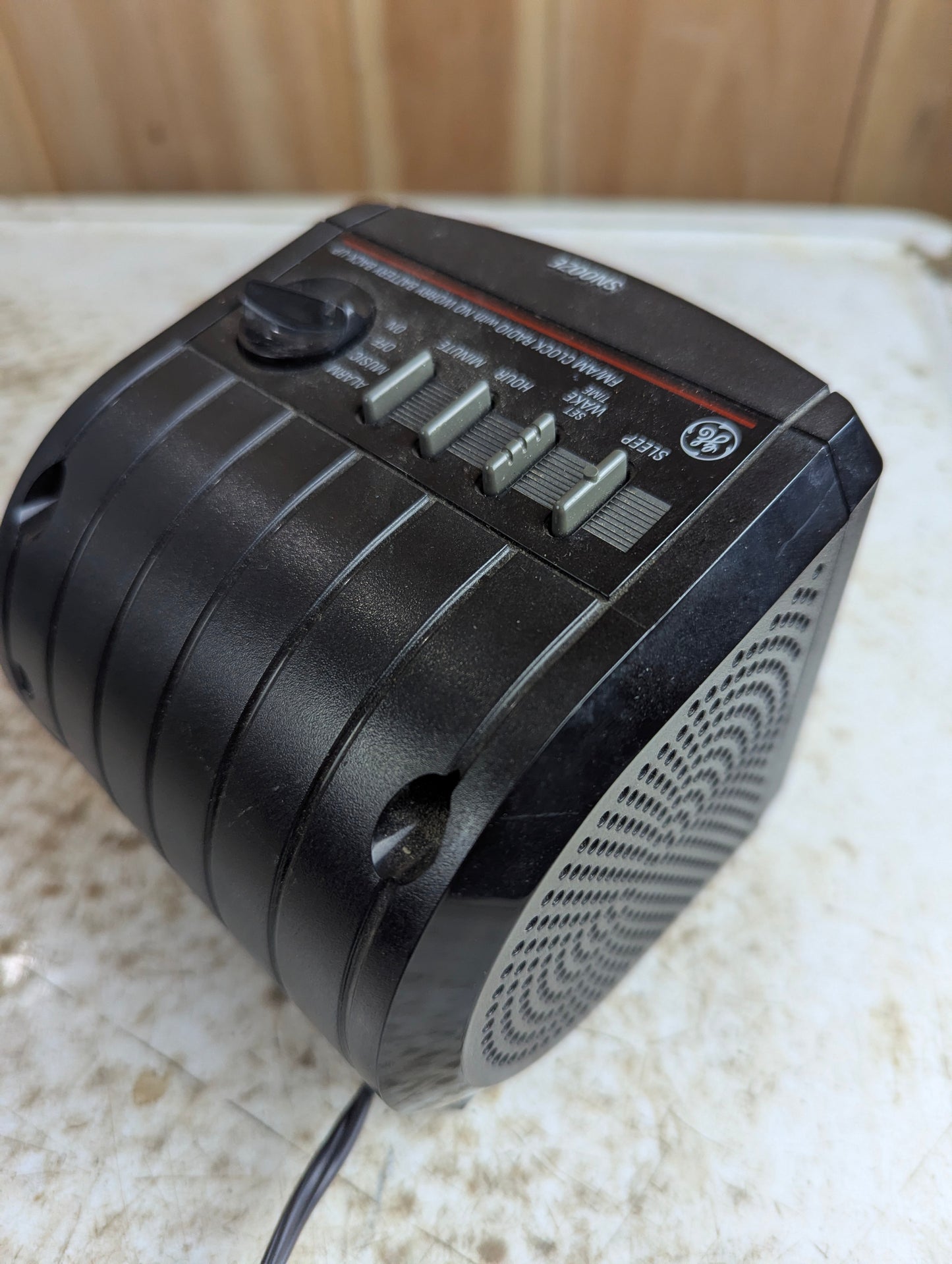 General Electric Cube AM/FM Digital Alarm Clock Radio Model 7-4606BKA - Tested and Working