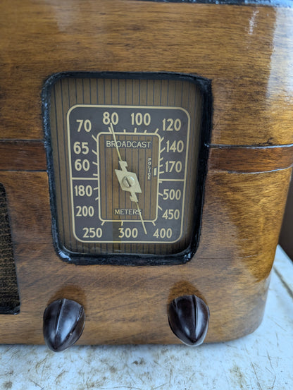 1938/39 General Electric AM Radio Model H-50 - Cleaned, Tested, and Working