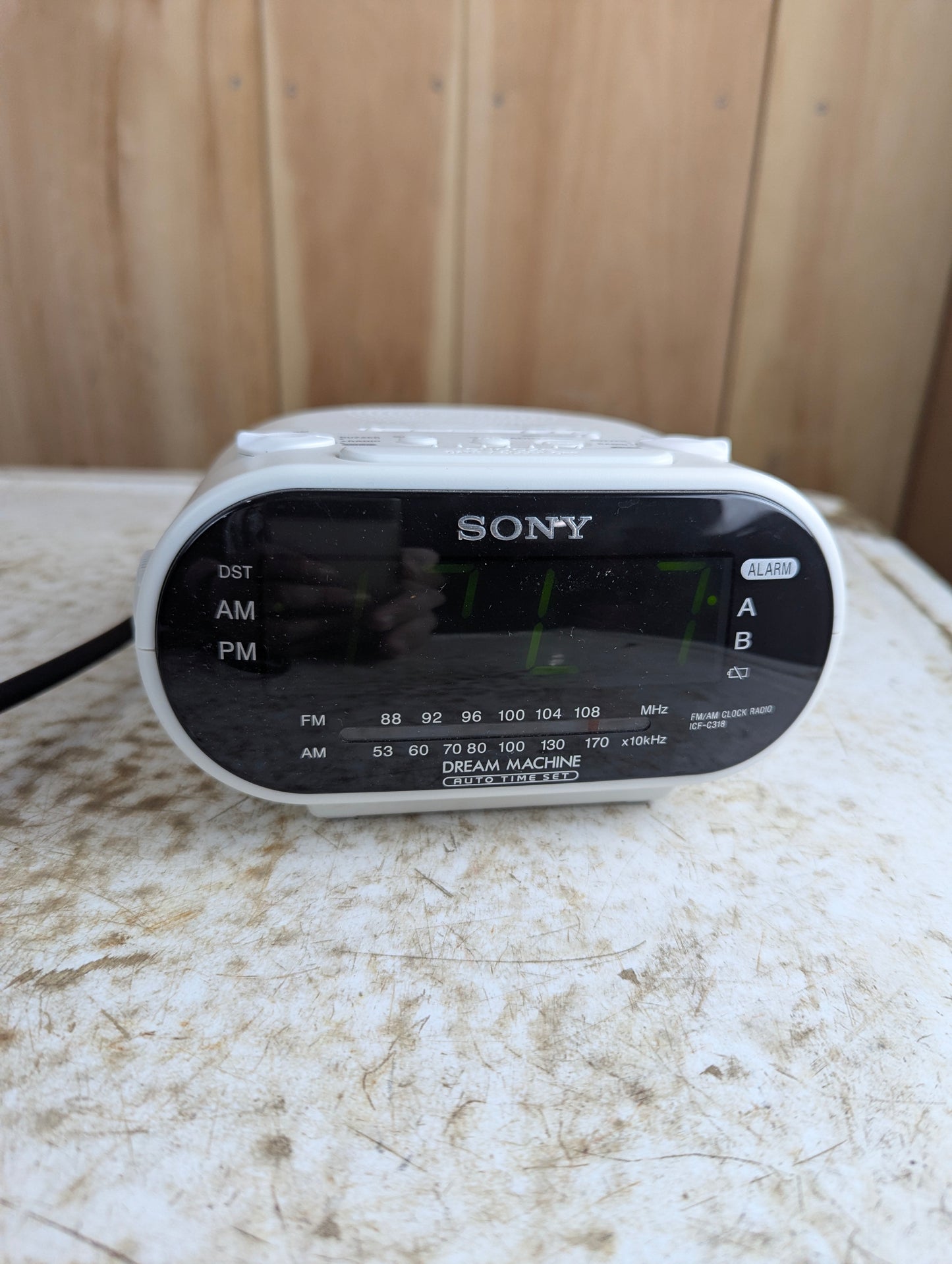 Sony Dream Machine AM/FM Clock Radio Model ICF-C318 - Tested and Working