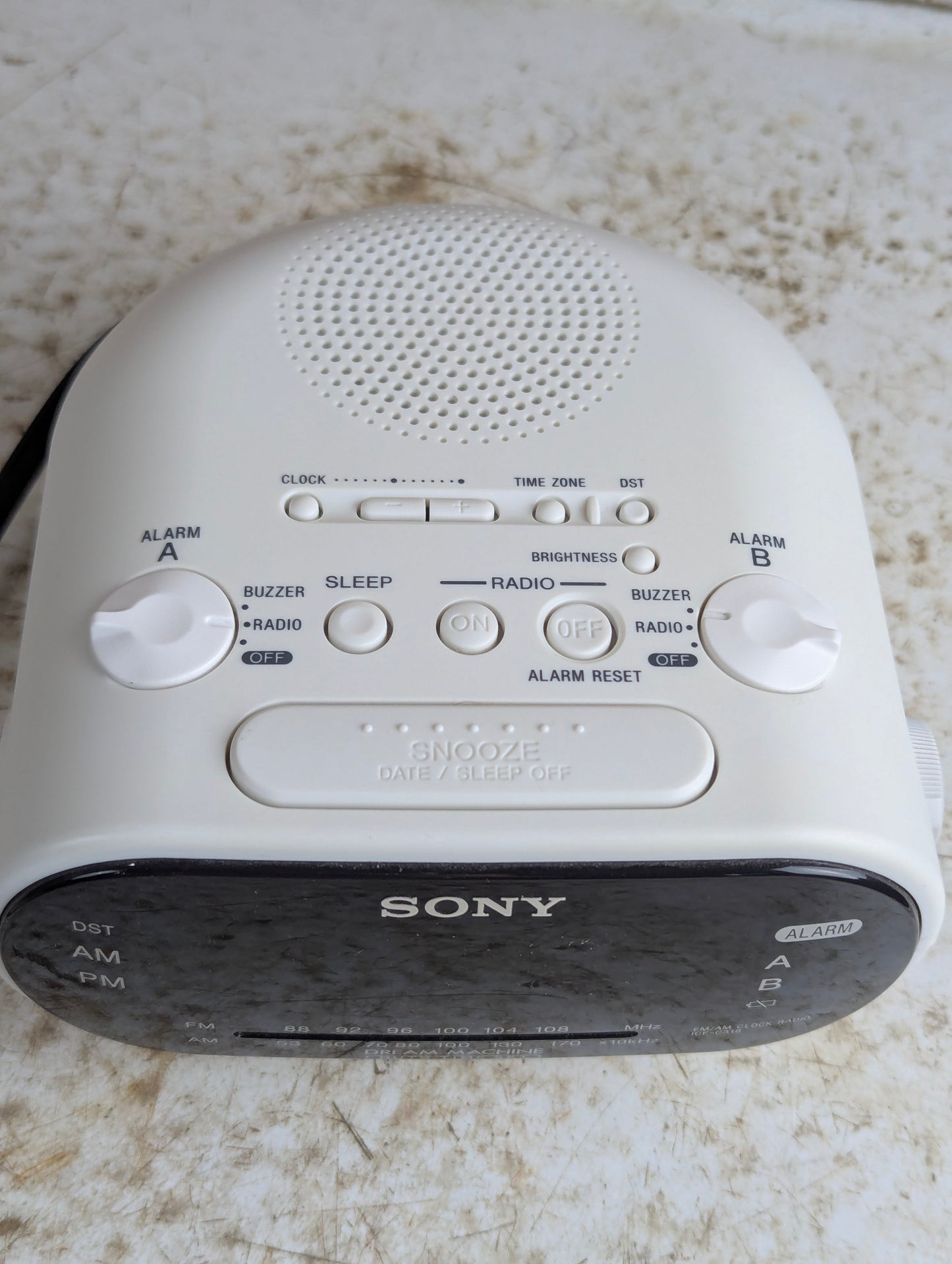 Sony Dream Machine AM/FM Clock Radio Model ICF-C318 - Tested and Working