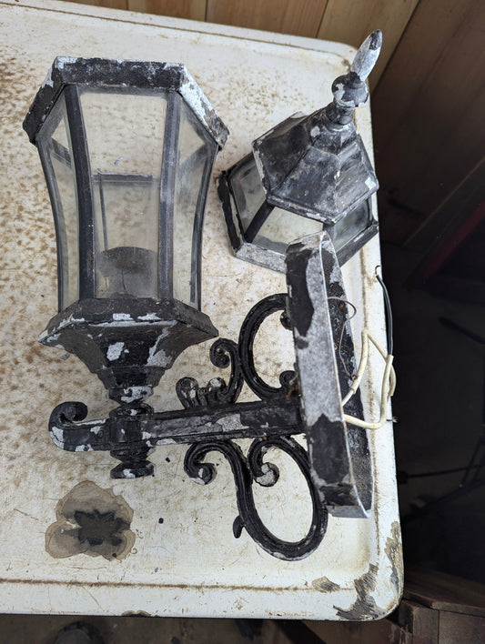 Aluminum Outdoor Coach Lamp Style Wall Sconce Light - Missing 1 finnial